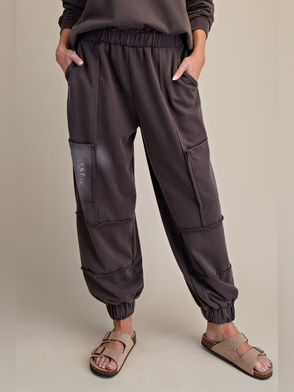 easel Women's Dark Brown Cargo Jogger Track Pants